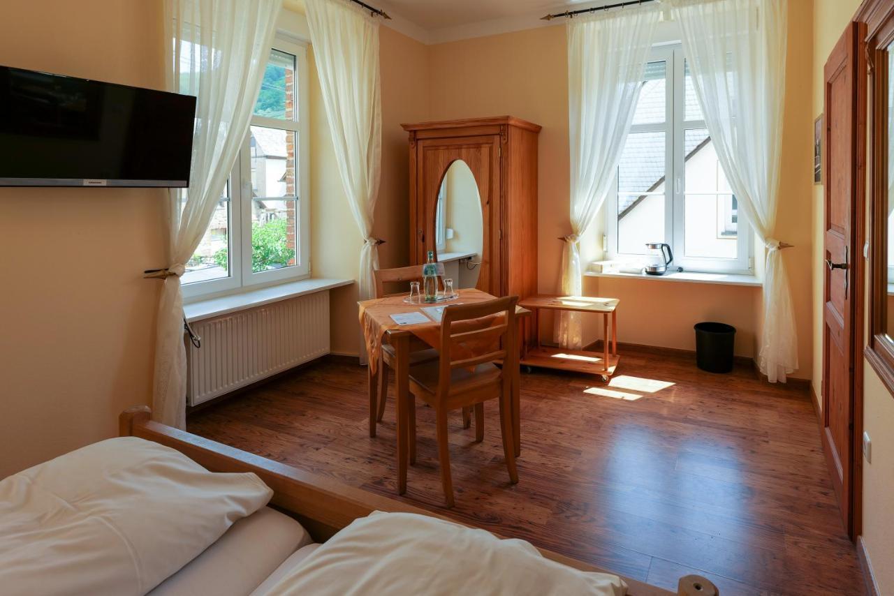 Hotel Alte Buergermeisterei เอดิเกอร์-เอลเลอร์ ภายนอก รูปภาพ